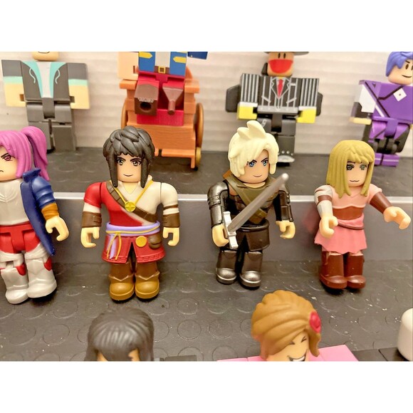 R0BL0X Toys Action Mini Figures Lot Of 15 World Zero, Celebrities, No Codes - Picture 8 of 10